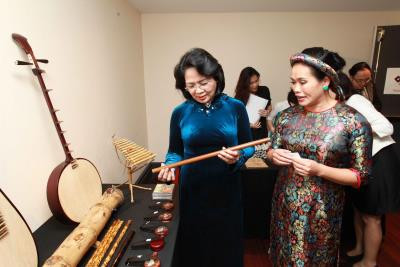 国家副主席邓氏玉盛走访新南威尔士大学和悉尼大学 ảnh 2 国家副主席邓氏玉盛走访新南威尔士大学和悉尼大学 ảnh 2