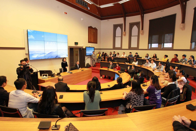 越南国家副主席邓氏玉盛造访澳大利亚皇家墨尔本理工大学 ảnh 2 越南国家副主席邓氏玉盛造访澳大利亚皇家墨尔本理工大学 ảnh 2