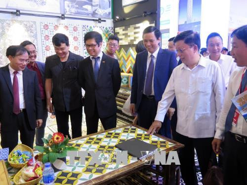 2018年越南岘港市国际建材展览会在岘港市拉开序幕 ảnh 2 2018年越南岘港市国际建材展览会在岘港市拉开序幕 ảnh 2