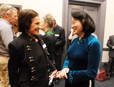 国家副主席邓氏玉盛走访新南威尔士大学和悉尼大学 ảnh 1