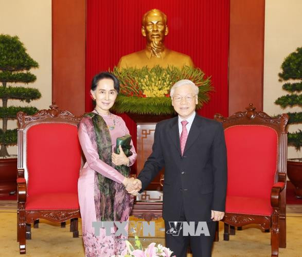 越共中央总书记阮富仲会见缅甸国家顾问兼外交部长昂山素季 ảnh 1 越共中央总书记阮富仲会见缅甸国家顾问兼外交部长昂山素季 ảnh 1
