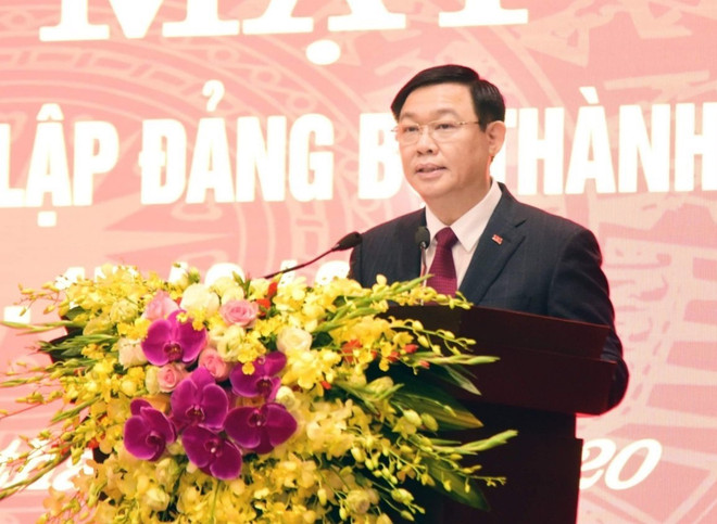 河内市党委建党90周年:抓住时机战胜困难 胜利实现经济社会发展目标 ảnh 1 河内市党委建党90周年:抓住时机战胜困难 胜利实现经济社会发展目标 ảnh 1