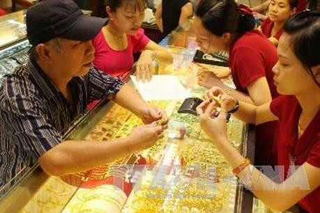 美联储降息 越南国内黄金和美元一律涨价 ảnh 1 美联储降息 越南国内黄金和美元一律涨价 ảnh 1