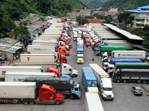 谅山省新清口岸滞留货物车辆为200辆 ảnh 1 谅山省新清口岸滞留货物车辆为200辆 ảnh 1