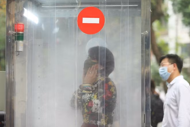 新冠肺炎疫情：越南成功研制人员消毒通道 有效防止疫情传播 ảnh 2