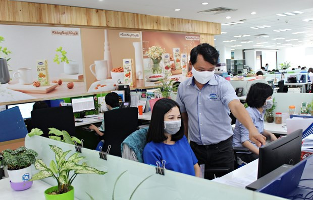 新冠肺炎疫情:Vinamilk赞助100亿越盾 助力抗击新冠肺炎疫情 ảnh 1 新冠肺炎疫情:Vinamilk赞助100亿越盾 助力抗击新冠肺炎疫情 ảnh 1