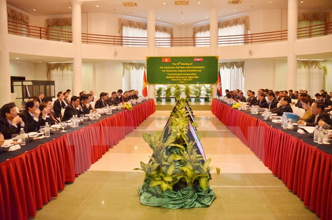 越柬经济文化科技混合委员会第15次会议:深化睦邻友好促进全面合作 ảnh 1  越柬经济文化科技混合委员会第15次会议:深化睦邻友好促进全面合作 ảnh 1
