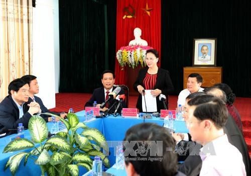 国会主席阮氏金银莅临莱州省南润县调研 ảnh 1 国会主席阮氏金银莅临莱州省南润县调研 ảnh 1