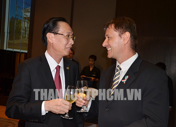 匈牙利国庆节纪念典礼在越南胡志明市举行 ảnh 1 匈牙利国庆节纪念典礼在越南胡志明市举行 ảnh 1