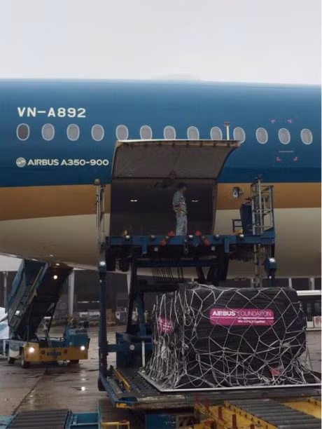 空中客车公司与越南航空公司向河内肾脏病医院赠送肾透析设备 ảnh 1