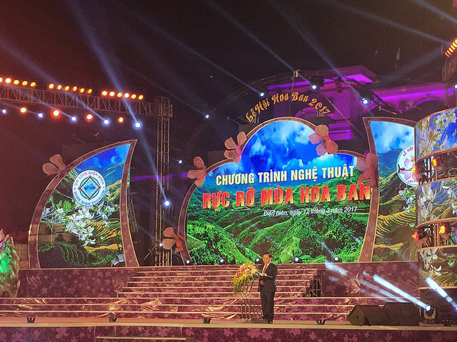 2017年奠边羊蹄甲花节:西北各民族文化汇聚的平台 ảnh 1 2017年奠边羊蹄甲花节:西北各民族文化汇聚的平台 ảnh 1