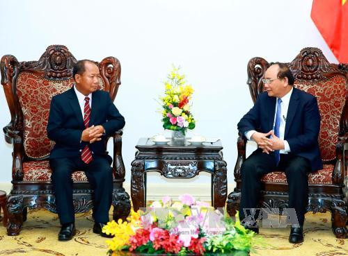 政府总理阮春福会见老挝安全部部长宋乔•西拉冯 ảnh 1 政府总理阮春福会见老挝安全部部长宋乔•西拉冯 ảnh 1