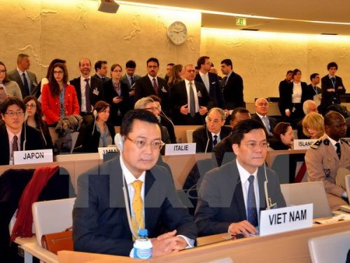 在气候变化背景下保护儿童权利 ảnh 1