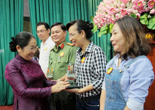 胡志明市市委副书记：多措并举 加强越南边境与海岛的宣传工作 ảnh 1