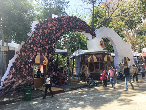 “邦美蜀咖啡与西原锣钲文化”艺术图片展在得乐省举行 ảnh 1