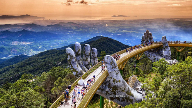 英国亿万富翁在巴拿山上漫步并观光金桥 ảnh 2 英国亿万富翁在巴拿山上漫步并观光金桥 ảnh 2