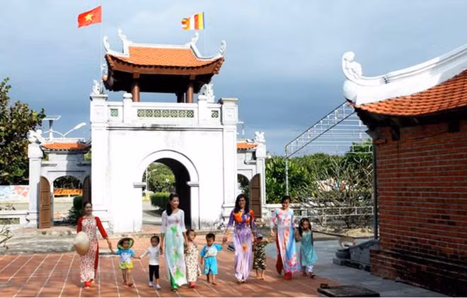 2019年联合国卫塞节:越南寺庙图片展展出越南寺庙建筑之美 ảnh 1 2019年联合国卫塞节:越南寺庙图片展展出越南寺庙建筑之美 ảnh 1