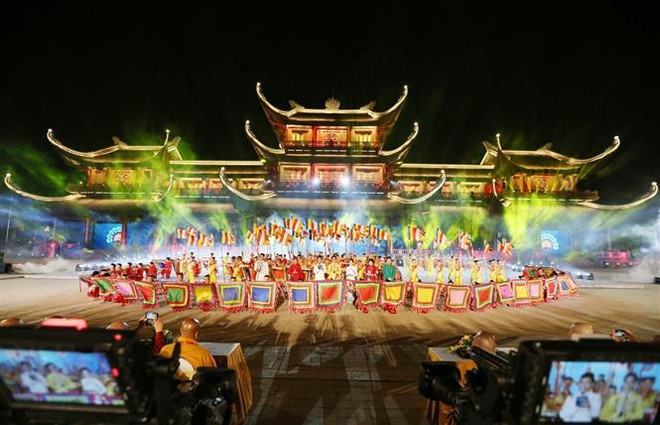 庆祝2019年联合国卫塞节的“遗产大道”国际艺术表演晚会 ảnh 1