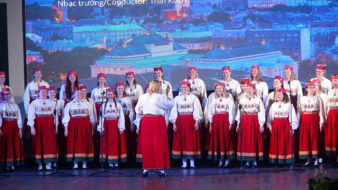 第六届越南国际合唱比赛在广南省会安市拉开序幕 ảnh 2