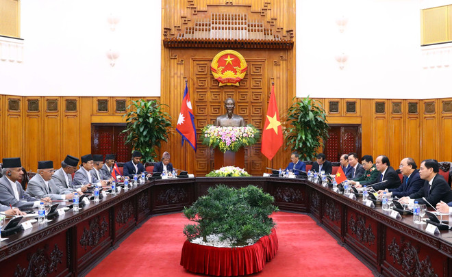 越南政府总理阮春福与尼泊尔总理奥利举行会谈 ảnh 1