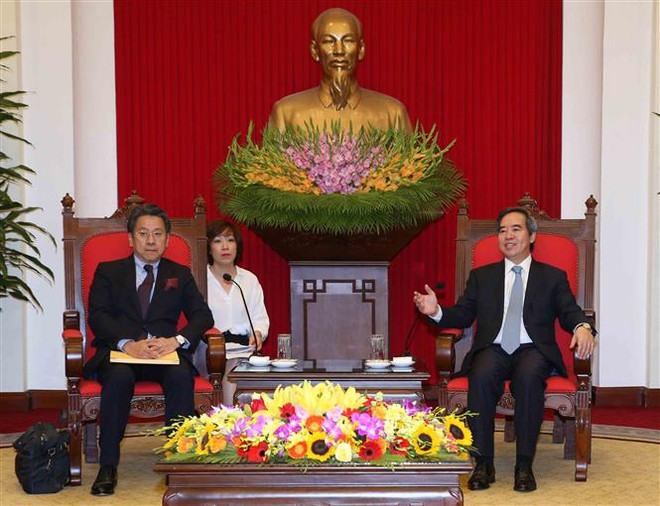 中央经济部部长阮文平会见日本国际协力银行执行董事 ảnh 2 中央经济部部长阮文平会见日本国际协力银行执行董事 ảnh 2