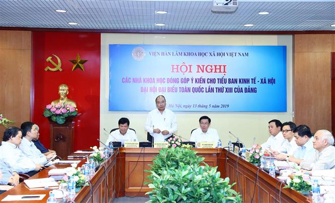 越南政府总理阮春福主持召开会议 征集科学家对越共十三大经济社会筹备小组的意见建议 ảnh 1 越南政府总理阮春福主持召开会议 征集科学家对越共十三大经济社会筹备小组的意见建议 ảnh 1