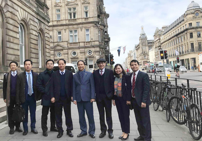河内市工作代表团对英国和爱尔兰进行工作访问 ảnh 3 河内市工作代表团对英国和爱尔兰进行工作访问 ảnh 3