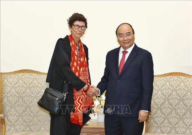 越南政府总理阮春福会见挪威驻越南大使格莱特•洛兴 ảnh 1 越南政府总理阮春福会见挪威驻越南大使格莱特•洛兴 ảnh 1