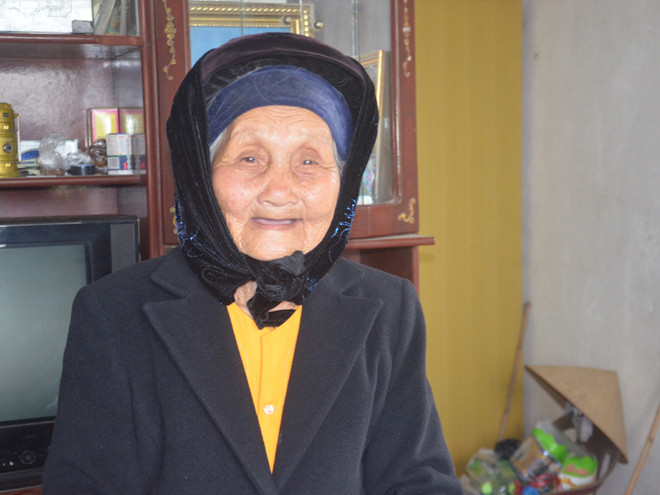 人民艺人邓氏字——亭门祭唱的活曲库 ảnh 1 人民艺人邓氏字——亭门祭唱的活曲库 ảnh 1