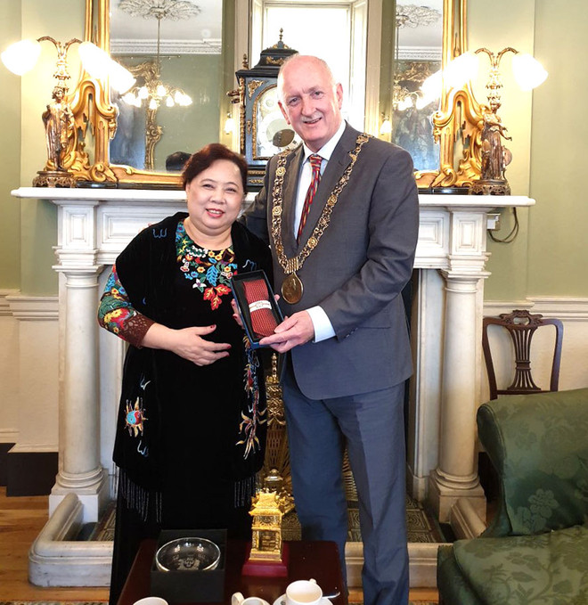 河内市工作代表团对英国和爱尔兰进行工作访问 ảnh 1 河内市工作代表团对英国和爱尔兰进行工作访问 ảnh 1