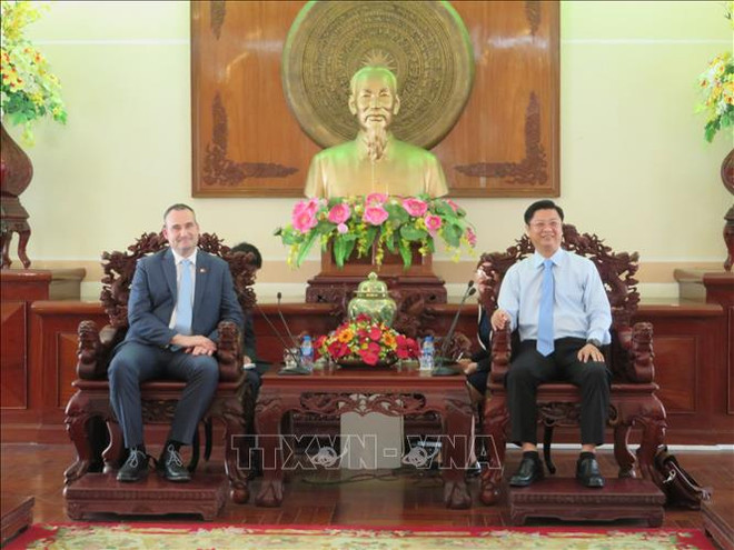 芹苴市吸引加拿大企业对高科技农业和基础设施进行投资 ảnh 2 芹苴市吸引加拿大企业对高科技农业和基础设施进行投资 ảnh 2