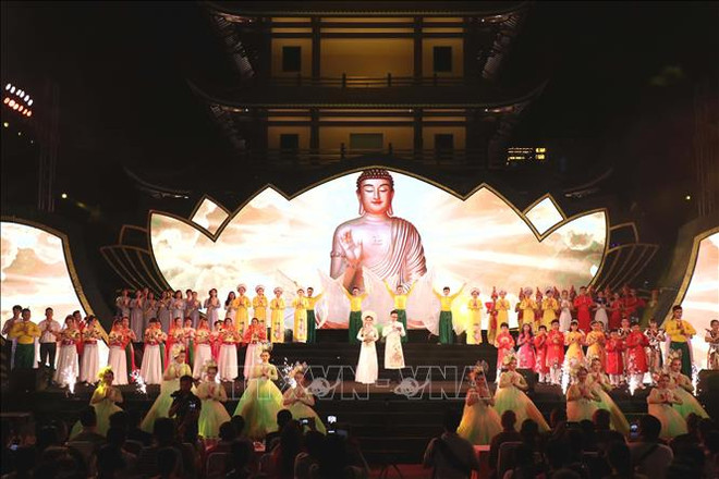 “神圣莲花”大型音乐会在胡志明市举行 ảnh 2 “神圣莲花”大型音乐会在胡志明市举行 ảnh 2