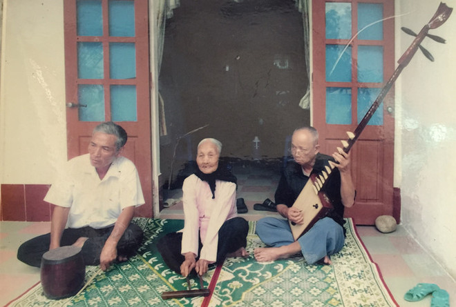 人民艺人邓氏字——亭门祭唱的活曲库 ảnh 2 人民艺人邓氏字——亭门祭唱的活曲库 ảnh 2