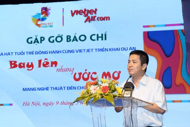 越捷举行“放飞梦想”活动 培养儿童对戏剧艺术的兴趣爱好 ảnh 1