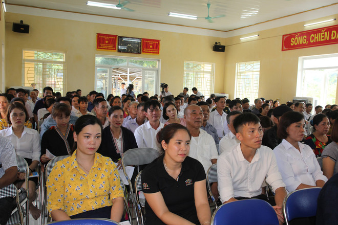 越共中央书记处常务书记陈国旺与安沛省选民面对面交流 ảnh 2 越共中央书记处常务书记陈国旺与安沛省选民面对面交流 ảnh 2