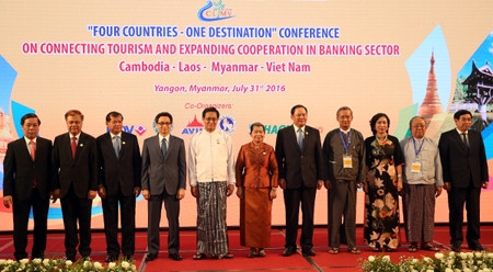 越南政府副总理武德儋出席“四个国家、一个目的地”论坛 ảnh 1 越南政府副总理武德儋出席“四个国家、一个目的地”论坛 ảnh 1