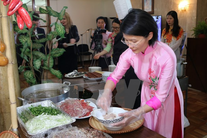 越南河粉、烤猪肉米线及面包跻身世界美食100强 ảnh 1 越南河粉、烤猪肉米线及面包跻身世界美食100强 ảnh 1