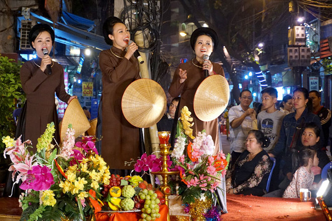 河内古街夜晚生动的民族音乐 ảnh 1 河内古街夜晚生动的民族音乐 ảnh 1