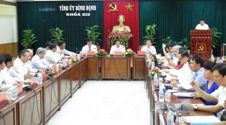 越共中央组织部部长范明正赴平定省调研 ảnh 1 越共中央组织部部长范明正赴平定省调研 ảnh 1