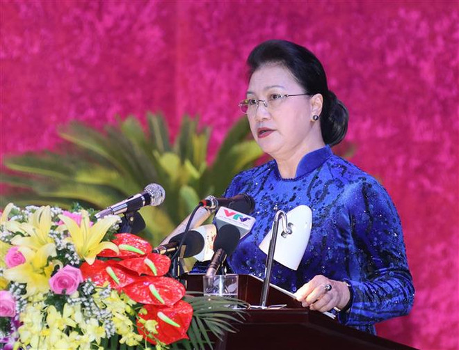 迎接党的十三大:国会主席阮氏金银出席越共和平省第十七次代表大会 ảnh 2 迎接党的十三大:国会主席阮氏金银出席越共和平省第十七次代表大会 ảnh 2