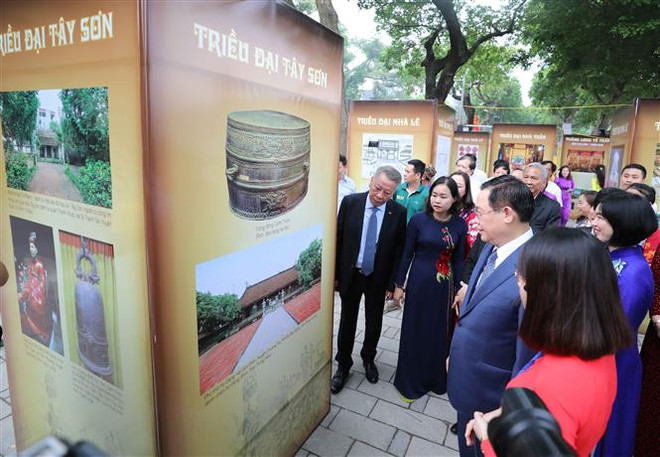 升龙—河内建都1010周年:“河内:历史里程碑”展览会今日开展 ảnh 2 升龙—河内建都1010周年:“河内:历史里程碑”展览会今日开展 ảnh 2
