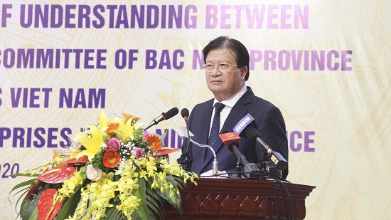 北宁省与工贸部和三星（越南）公司签署越南企业扶助计划的三方合作备忘录 ảnh 2