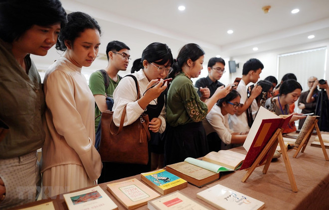 激发旅居法国越南人和法国人对《翘传》的热爱 ảnh 1