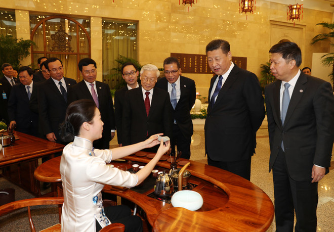 越中两党总书记进行茶叙（组图） ảnh 1