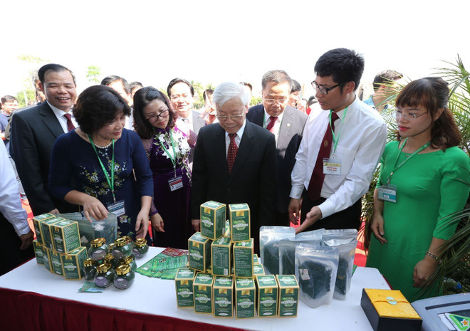 阮富仲总书记:努力将农业学院打造成为越南一流研究型农业大学 ảnh 2 阮富仲总书记:努力将农业学院打造成为越南一流研究型农业大学 ảnh 2
