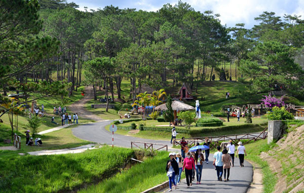 全国多地旅游景区重新开放 推出优惠政策吸引游客 ảnh 2 全国多地旅游景区重新开放 推出优惠政策吸引游客 ảnh 2