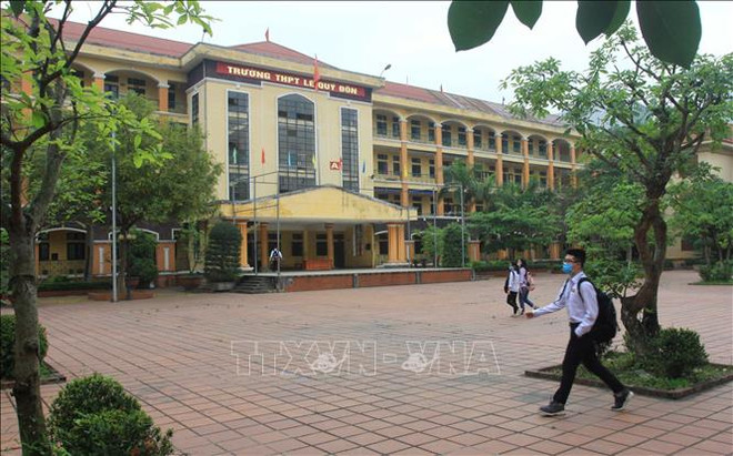 若新冠肺炎疫情仍处于高危状态 学生们将暂时不能返校上课 ảnh 1