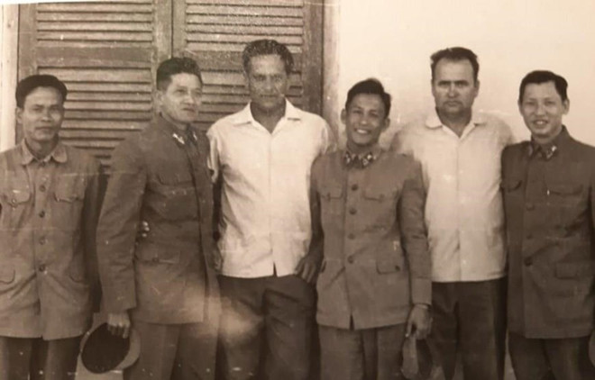 越南国家统一45周年:坚强意志、充满信心和正确决定是1975年春季大捷的关键所在 ảnh 1 越南国家统一45周年:坚强意志、充满信心和正确决定是1975年春季大捷的关键所在 ảnh 1