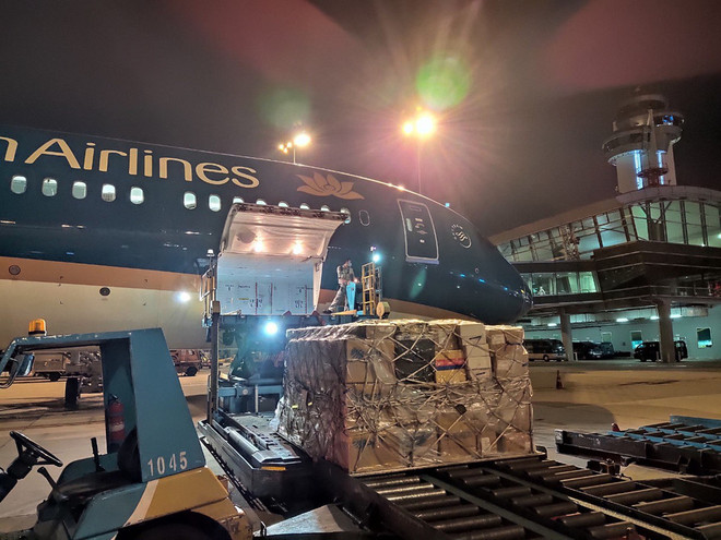 新冠肺炎疫情:越航免费运送防疫物资 ảnh 1 新冠肺炎疫情:越航免费运送防疫物资 ảnh 1