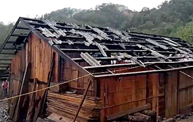 莱州、安沛等省冰雹加龙卷风来袭 导致10人伤亡和失踪 ảnh 1